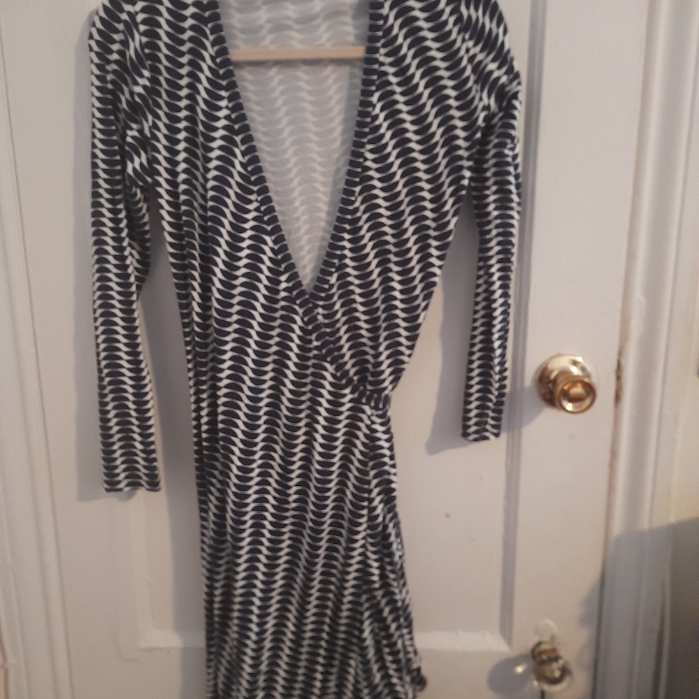 Dress - Picture 5 of 5